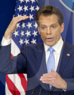 NEWS - Neuer Kommunikationsdirektor Anthony Scaramucci stellt Sarah Huckabee Sanders als Präsidentensprecherin vor 