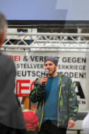NEWS - München: Regenschirm-Demo gegen Pegida