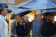 NEWS - München: Regenschirm-Demo gegen Pegida
