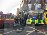 NEWS - Säure-Angriff auf zwei Passanten in London