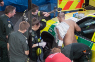 NEWS - Säure-Angriff auf zwei Passanten in London