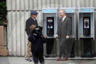 PEOPLE - Steven Spielberg dreht mit Bob Odenkirk in New York