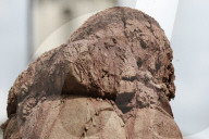 FEATURE - Vergängliches Kriegs-Denkmal: Lehmsoldat in London schmilzt vor sich hin