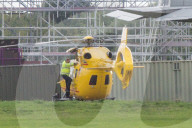 PEOPLE - Prinz William bei der Arbeit als Helipilot bei der 'East Anglian Air Ambulancee'