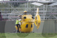 PEOPLE - Prinz William bei der Arbeit als Helipilot bei der 'East Anglian Air Ambulancee'