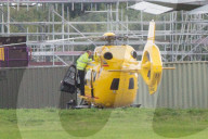 PEOPLE - Prinz William bei der Arbeit als Helipilot bei der 'East Anglian Air Ambulancee'