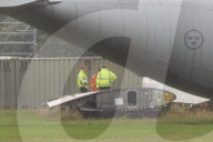PEOPLE - Prinz William bei der Arbeit als Helipilot bei der 'East Anglian Air Ambulancee'