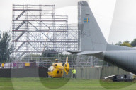 PEOPLE - Prinz William bei der Arbeit als Helipilot bei der 'East Anglian Air Ambulancee'
