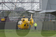 PEOPLE - Prinz William bei der Arbeit als Helipilot bei der 'East Anglian Air Ambulancee'