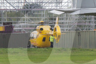 PEOPLE - Prinz William bei der Arbeit als Helipilot bei der 'East Anglian Air Ambulancee'