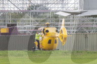 PEOPLE - Prinz William bei der Arbeit als Helipilot bei der 'East Anglian Air Ambulancee'