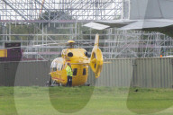 PEOPLE - Prinz William bei der Arbeit als Helipilot bei der 'East Anglian Air Ambulancee'