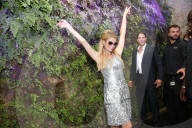 PEOPLE - DJ Paris Hilton in Action bei Tito's in Palma de Mallorca