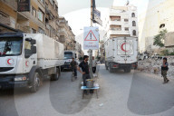 NEWS - Syrien: Das arabische Rote Kreuz bringt Hilfslieferungen nach Duma