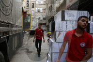 NEWS - Syrien: Das arabische Rote Kreuz bringt Hilfslieferungen nach Duma