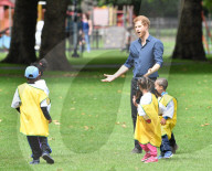 PEOPLE - Prinz Harry bei den 'StreetGames' Fit and Fed' in Newham