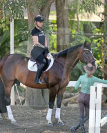 PEOPLE - Iggy Azalea hoch zu Ross in LA