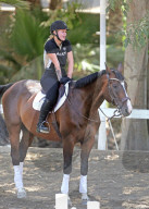 PEOPLE - Iggy Azalea hoch zu Ross in LA