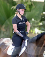 PEOPLE - Iggy Azalea hoch zu Ross in LA