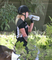 PEOPLE - Iggy Azalea hoch zu Ross in LA