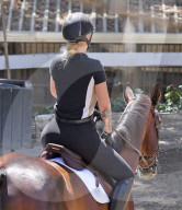 PEOPLE - Iggy Azalea hoch zu Ross in LA