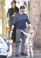 EXKLUSIV - Hugh Jackman spielt mit der Tochter von Freunden in Sydney