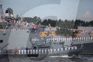 NEWS - St. Petersburg: Wladimir Putim am "Navy Day"