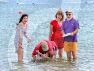 FEATURE - Taufe am Strand von Dorset