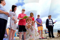 FEATURE - Taufe am Strand von Dorset