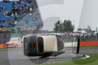 PEOPLE - Brian Johnson kippt in Silverstone an der 'Celebrity Challenge Trophy Race' seinen Austin A35