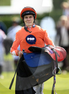 FEATURE - Ein Hauch von Ascot: Qatar Goodwood Pferderennen in West Sussex