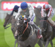 FEATURE - Ein Hauch von Ascot: Qatar Goodwood Pferderennen in West Sussex