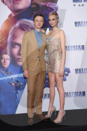 PEOPLE - Minimal: Cara Delevingne's Mexiko-Premieren-Robe 