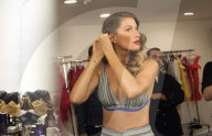 PEOPLE - Gisele Bündchen posiert für Arezzo