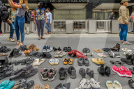 NEWS - New York: Proteste mit Schuhen gegen Trump's Anti-Immigrantions Agenda