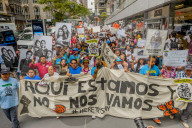 NEWS - New York: Proteste mit Schuhen gegen Trump's Anti-Immigrantions Agenda