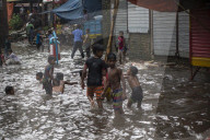 NEWS - Bangladesch: Heftige RegenfÃ¤lle in Dhaka