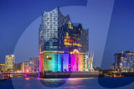 NEWS - Die Elbphilharmonie leuchtet in Regenbogenfarben anlässlich des Christopher Street Day