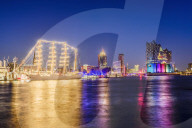 NEWS - Die Elbphilharmonie leuchtet in Regenbogenfarben anlässlich des Christopher Street Day