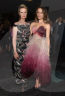 PEOPLE - Kate Beckinsale umhüllt in Tüll an der Filmpremiere von "The Only Living Boy in New York"