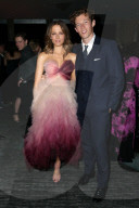 PEOPLE - Kate Beckinsale umhüllt in Tüll an der Filmpremiere von "The Only Living Boy in New York"