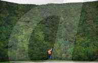 FEATURE - Weltgrösste Hecke wird gestutz