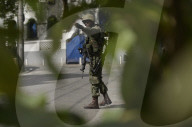 REPORTAGE - Brasilien: Militär sucht in den Slums von Rio de Janeiro nach  Drogen