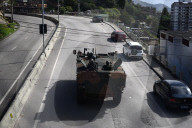 REPORTAGE - Brasilien: Militär sucht in den Slums von Rio de Janeiro nach  Drogen