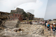 FEATURE - Die verfallene "Kriesgsschiff-Insel" Hashima bei Nagasaki ist eine Touristenattraktionl