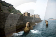 FEATURE - Die verfallene "Kriesgsschiff-Insel" Hashima bei Nagasaki ist eine Touristenattraktionl