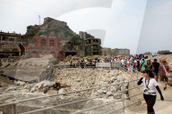 FEATURE - Die verfallene "Kriesgsschiff-Insel" Hashima bei Nagasaki ist eine Touristenattraktionl