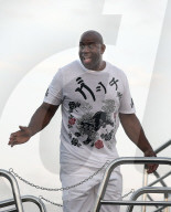 PEOPLE - Magic Johnson geht shoppen in den Ferien in St. Tropez