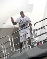 PEOPLE - Magic Johnson geht shoppen in den Ferien in St. Tropez