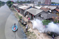 NEWS - Indien: Chemikalien Sprayaktion gegen Moskitos in Kalkutta